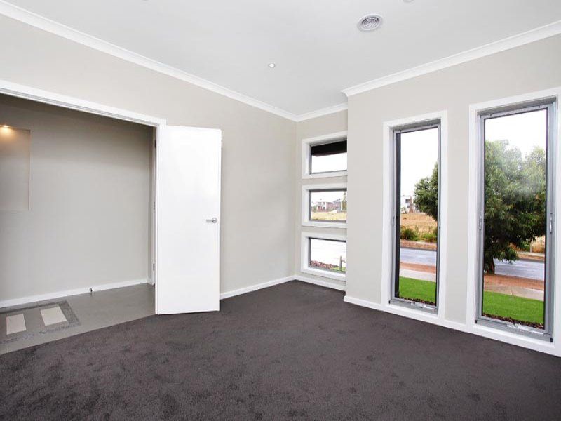 12 Jamieson Link, Caroline Springs - Thumbnail 6