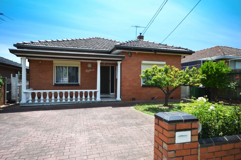 18 Roseberry Avenue, Preston
