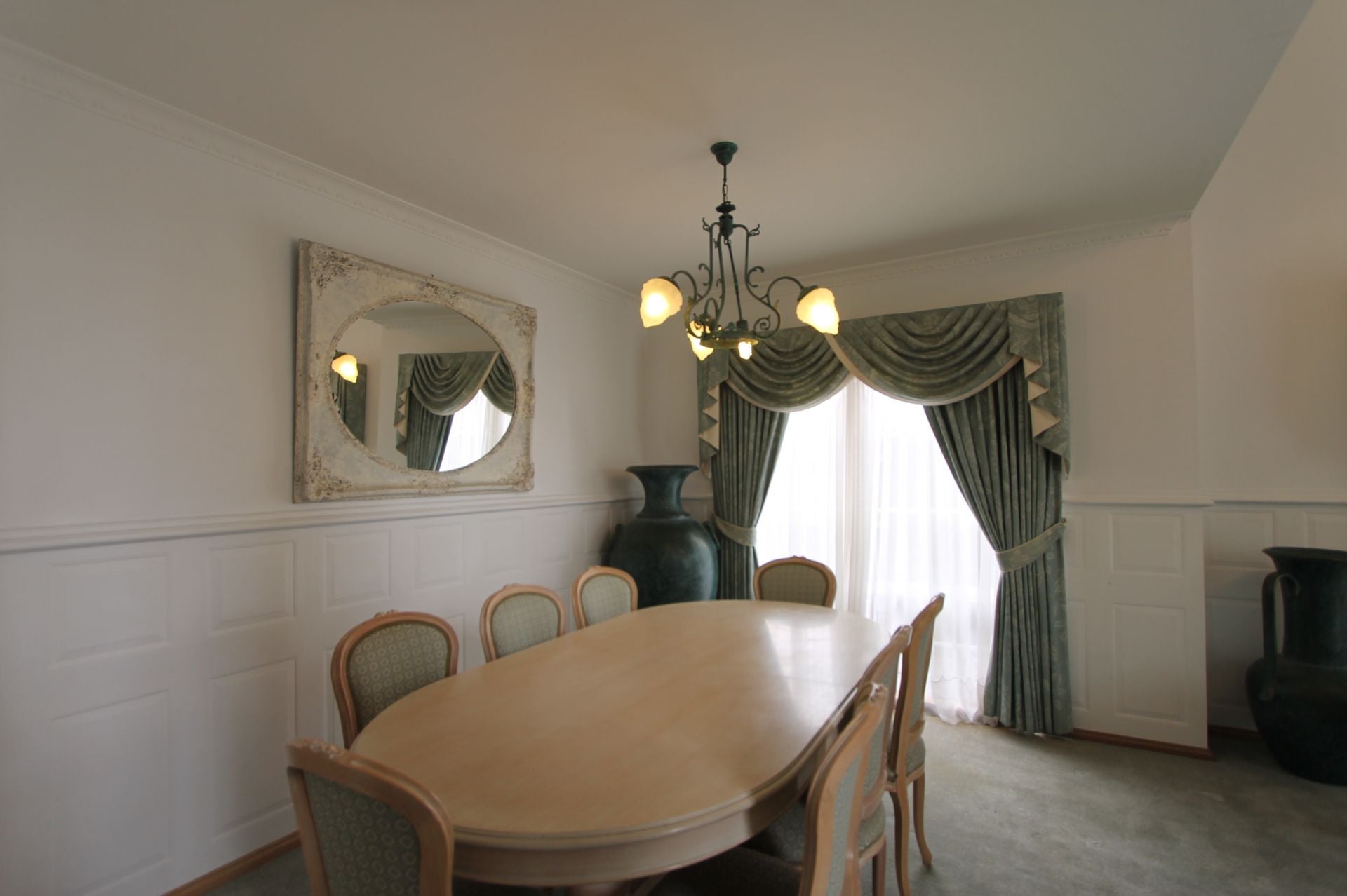 Lovely Family Home With Heated Swimming Pool