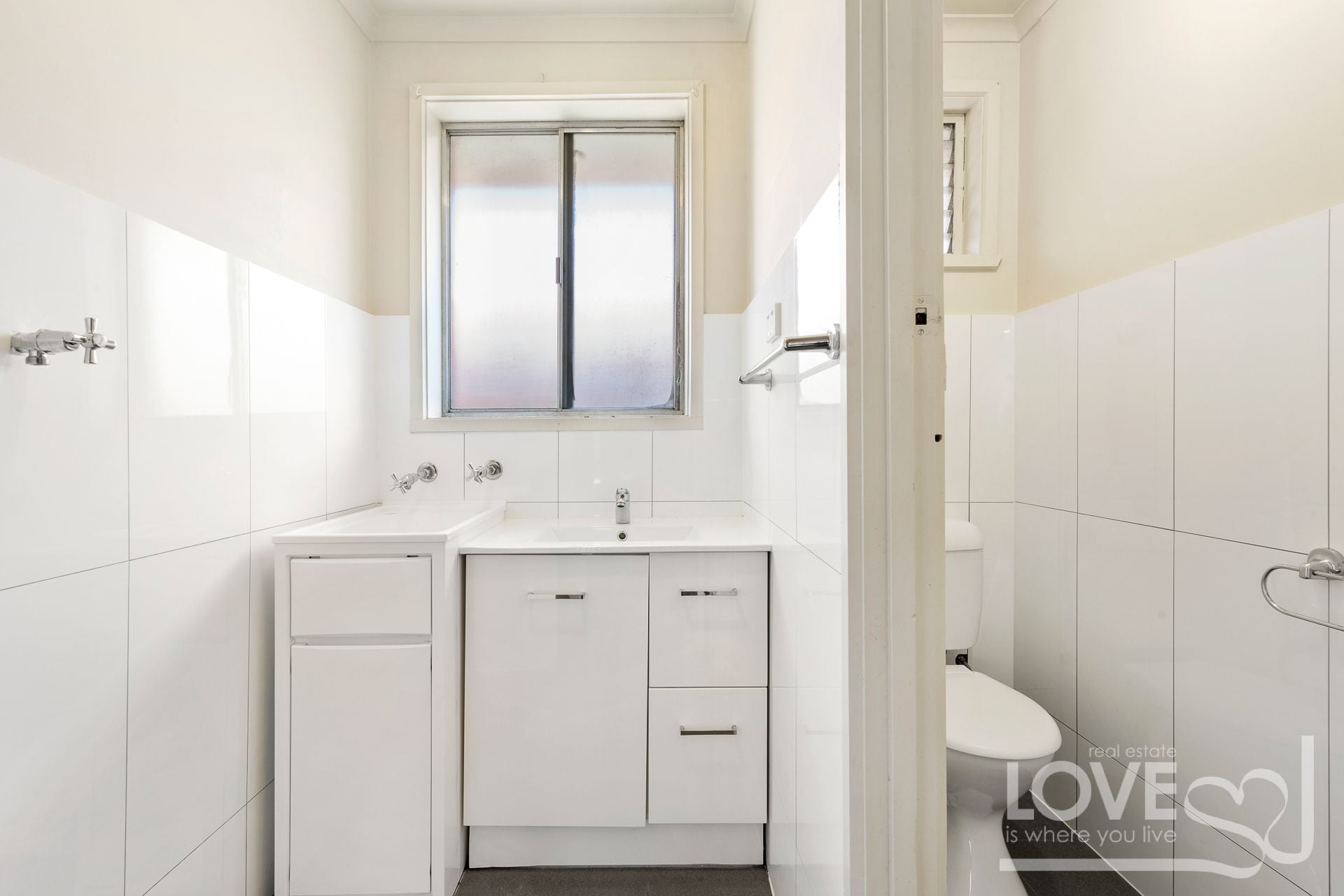 Affordable 2 Bedroom Unit with Courtyard
