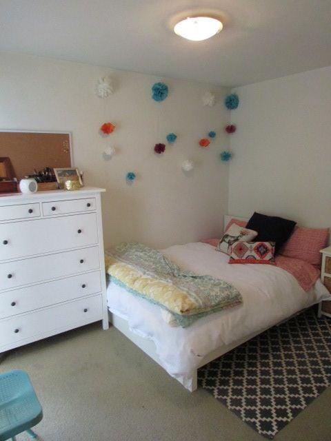 **Room available in 2 bedroom unit house share**