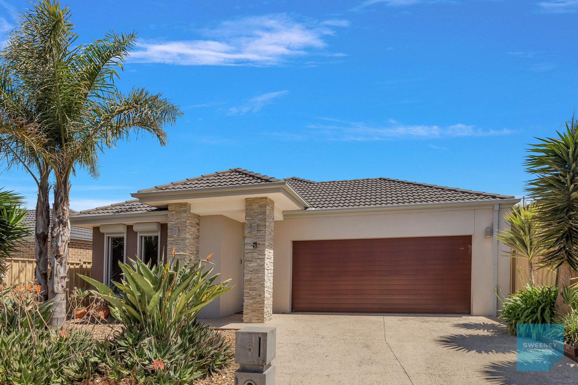5 Briar Valley Rise, Caroline Springs - Thumbnail 2