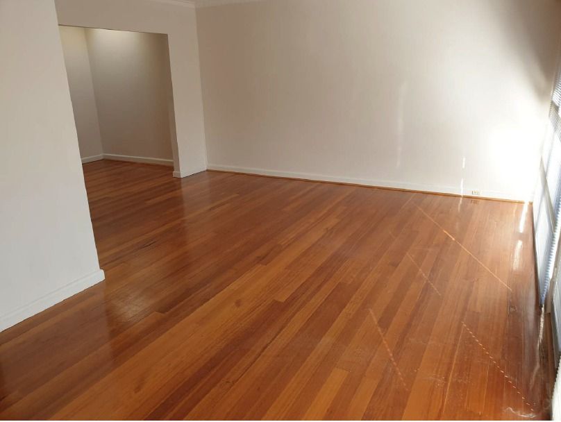 **ONE WEEK RENT FREE**