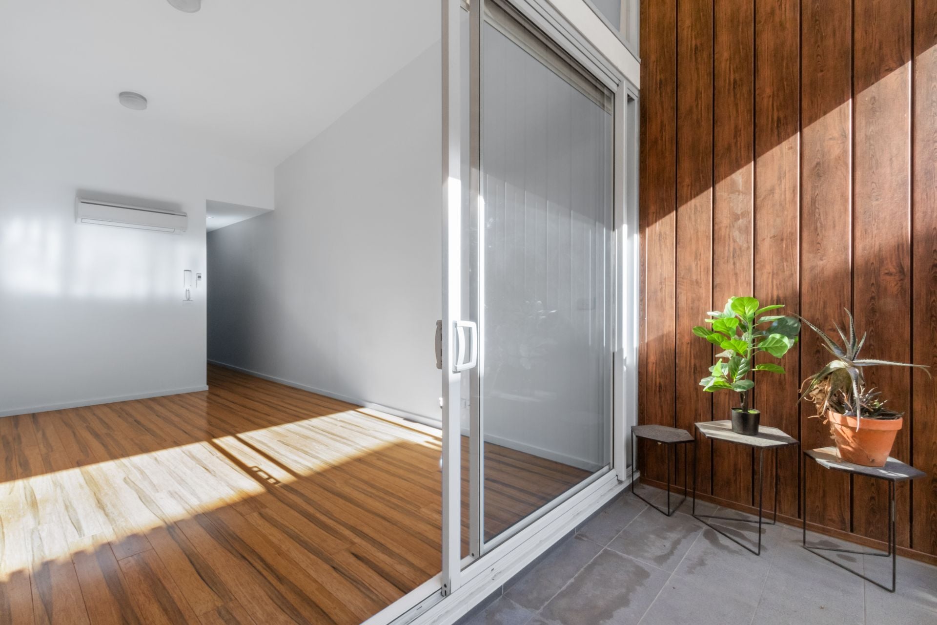 Stunning light filled 1st Floor Apartment!