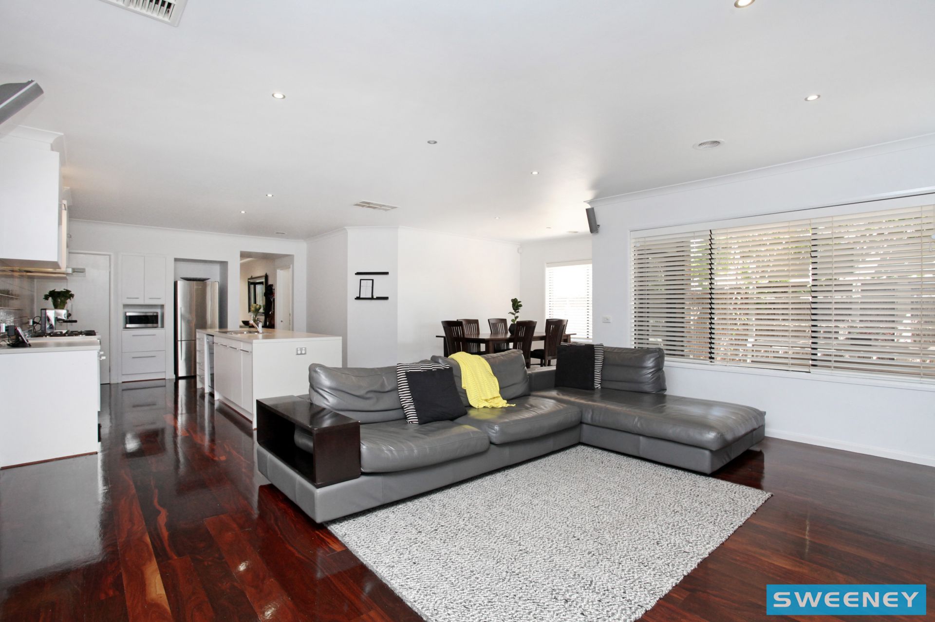 12 Holcolme Street, Caroline Springs - Thumbnail 6
