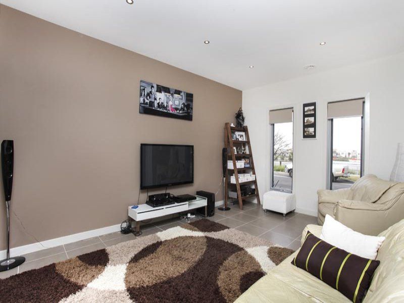 40 Warner Way, Caroline Springs - Thumbnail 6