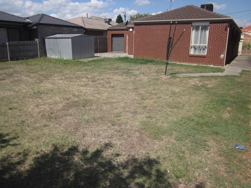 GRAND PROPERTY!  GRAND LOCATION!