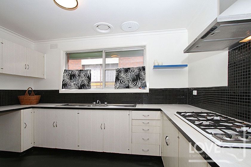 SPACE LIGHT AND COMFORTABLE LIVING IN A SUPERB LOCATION