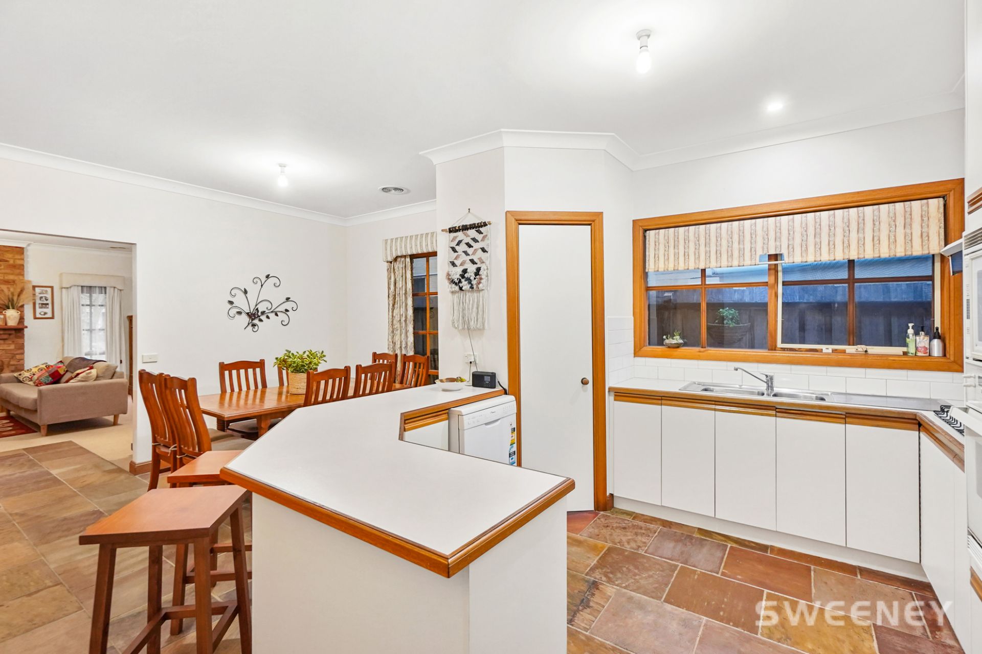10 Trythall Court, Altona Meadows - Thumbnail 3