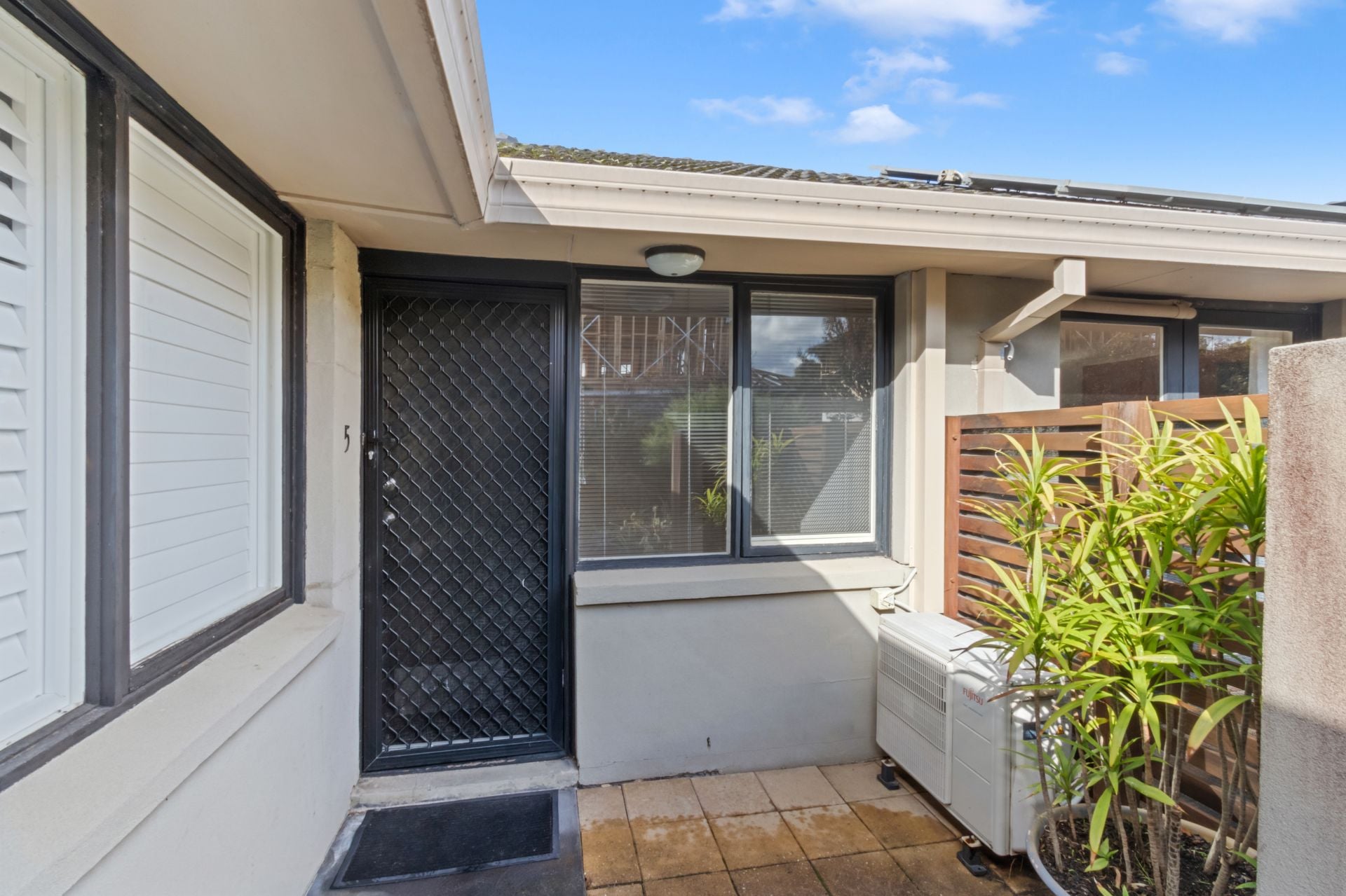 Terrific Unit With A Huge Courtyard!