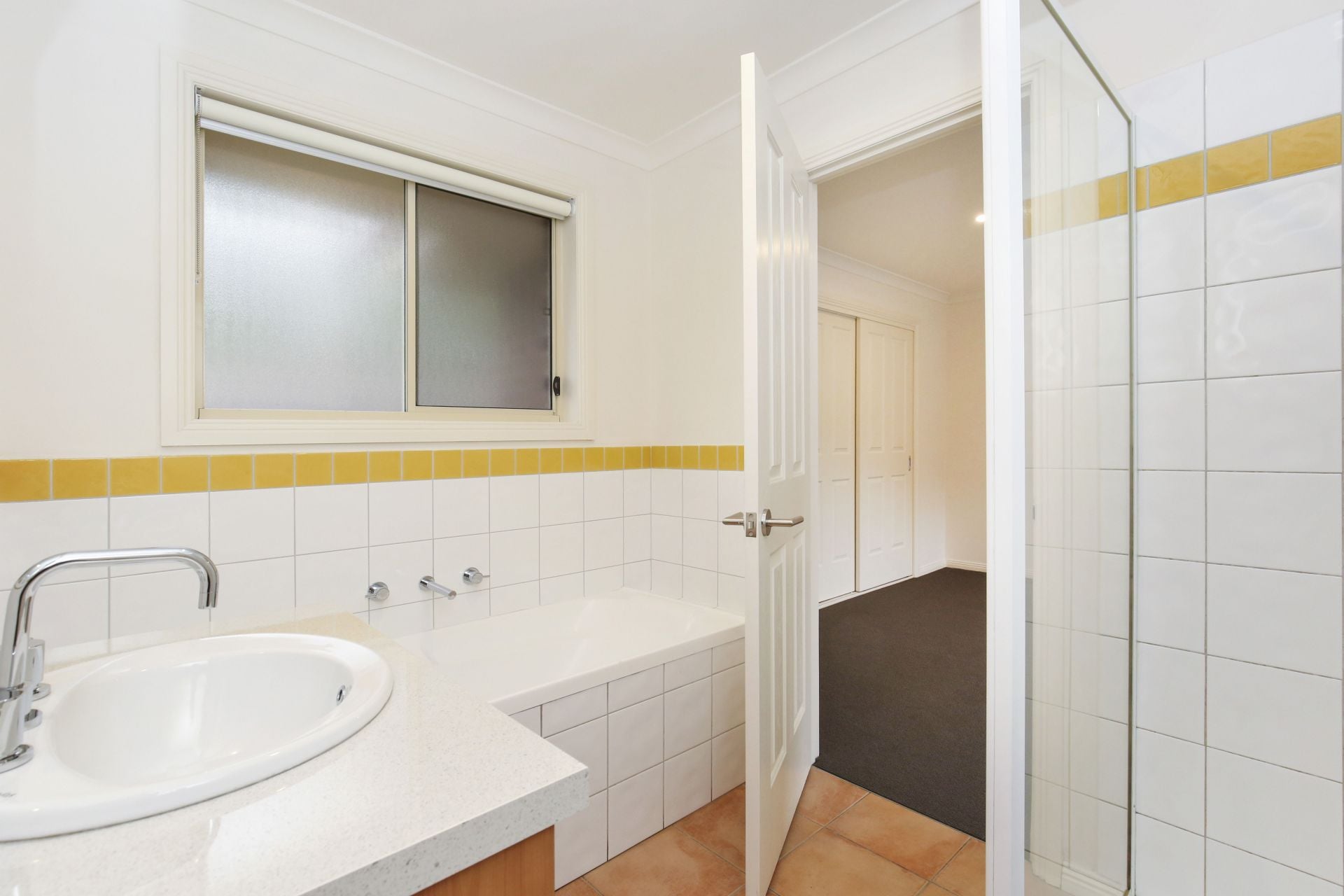 Modern 3 Bedroom Unit!