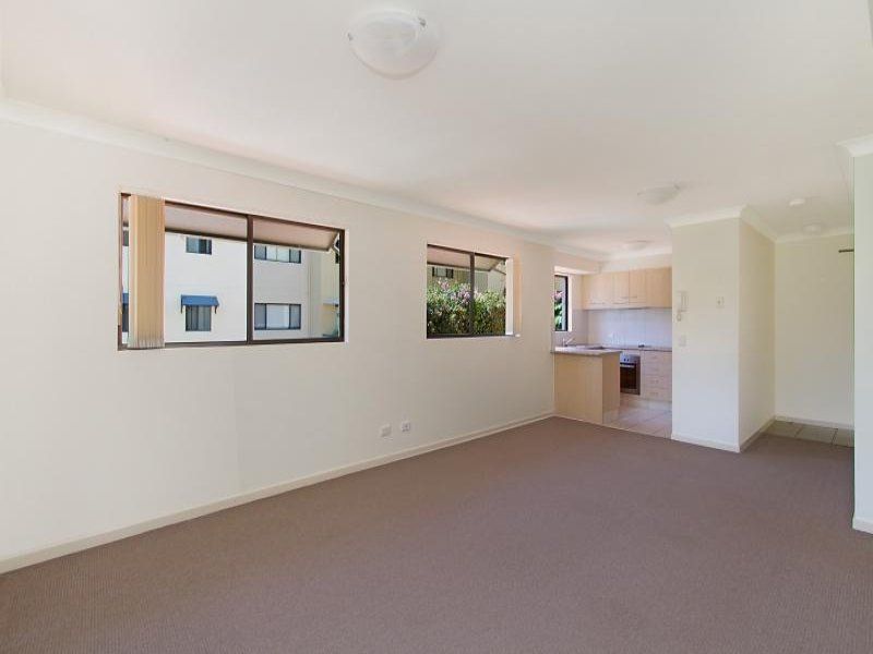 2/37 Dixon Street COOLANGATTA QLD, Coolangatta - Thumbnail 3