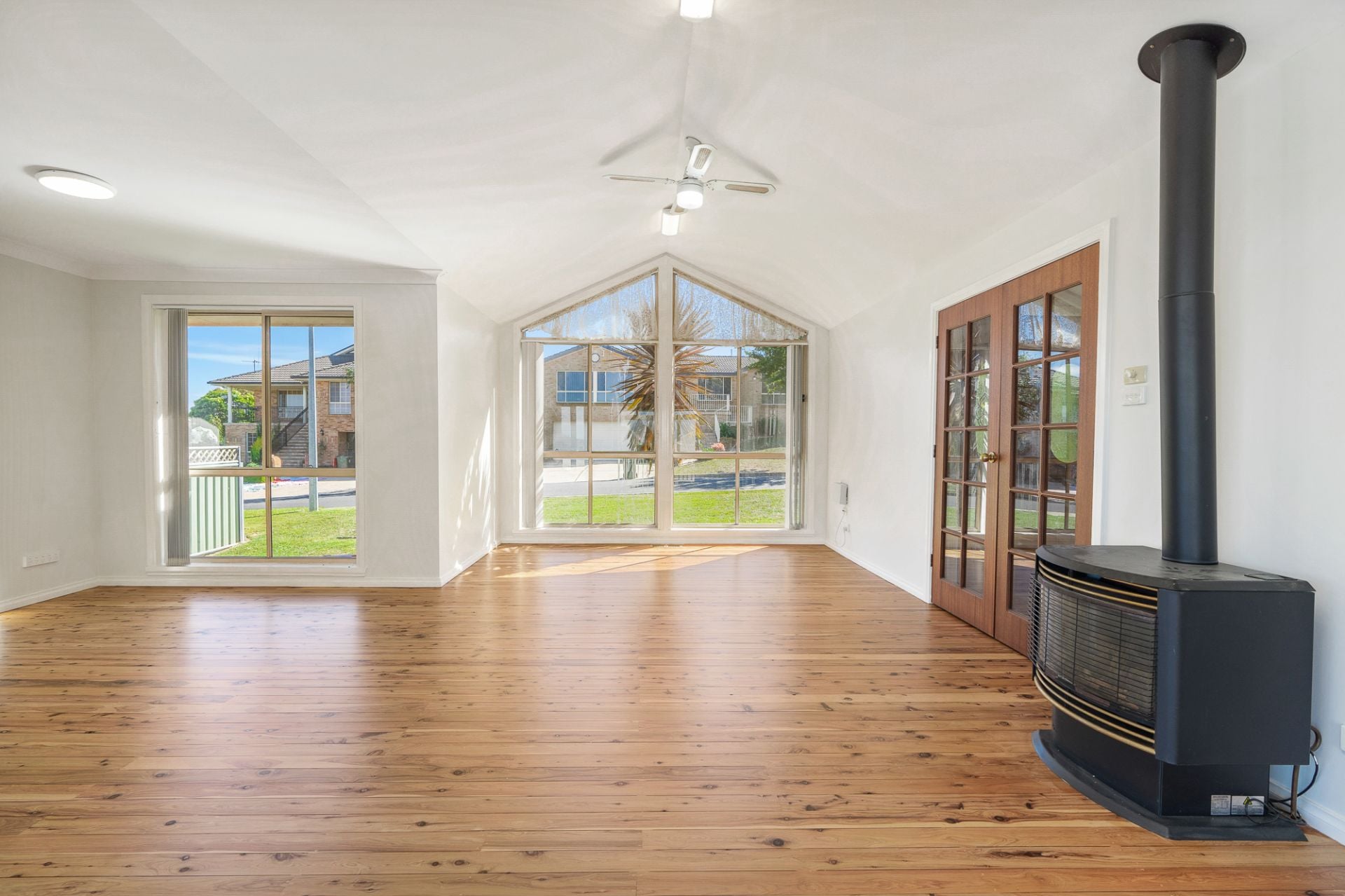 13 Magnolia Way Orange NSW, Orange - Thumbnail 2