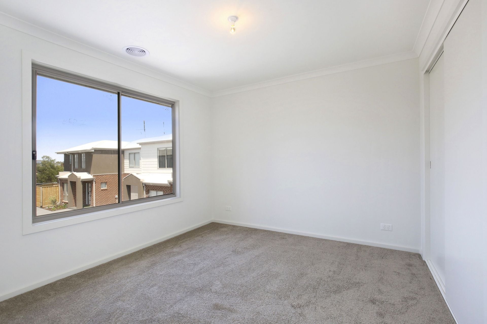 AS NEW THREE BEDROOM TOWNHOUSE