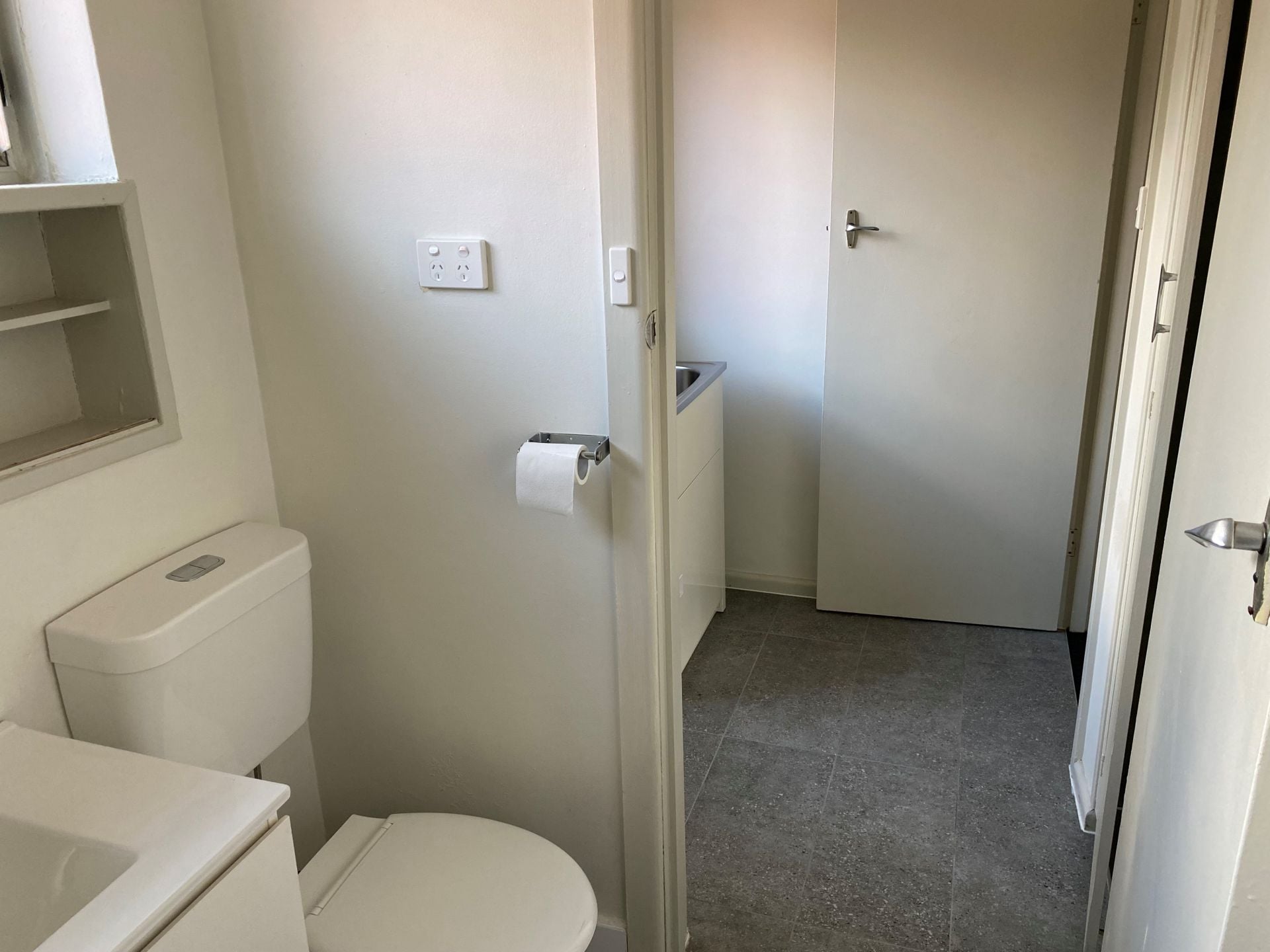 Updated 1 bedroom unit!