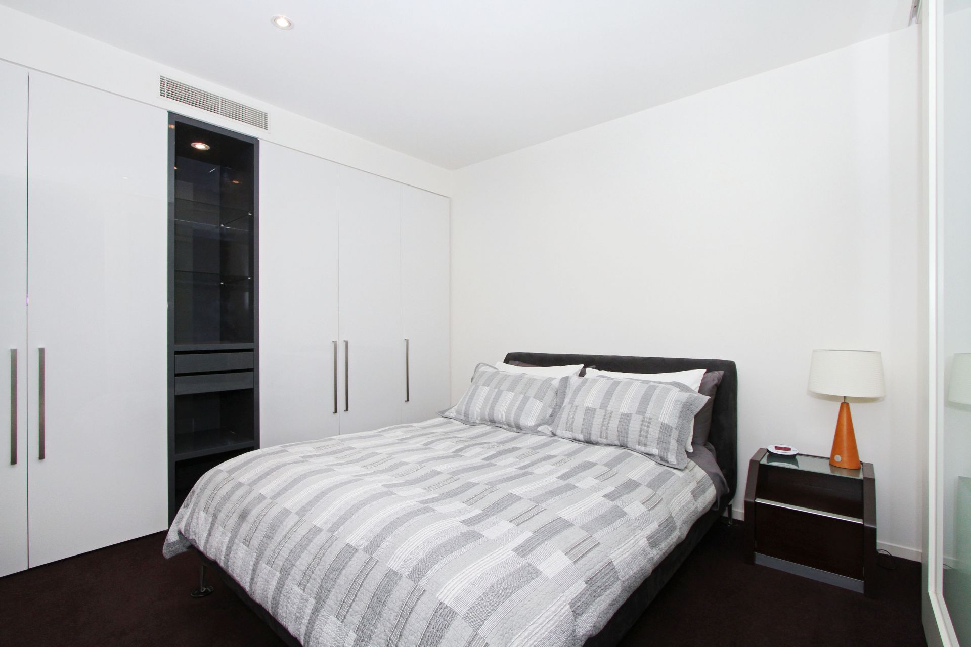 1109/7 Riverside Quay, Southbank - Thumbnail 8
