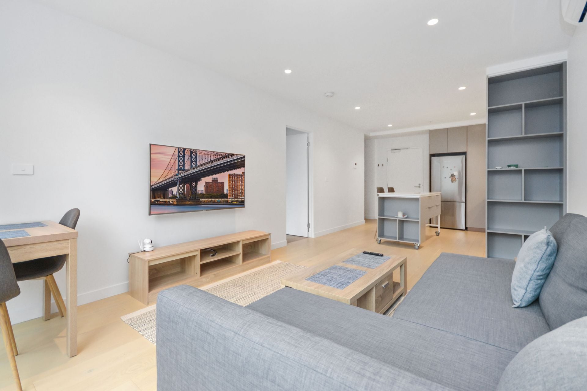 STYLISH APARTMENT LIVING IN A VIBRANT LIFESTYLE SETTING