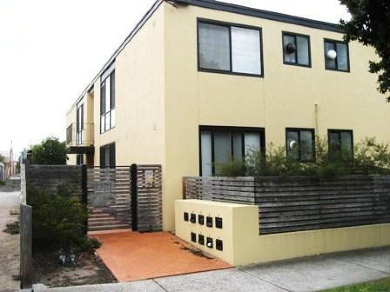 REFURBISHED 1 BEDROOM IN THE PERFECT LOCATION