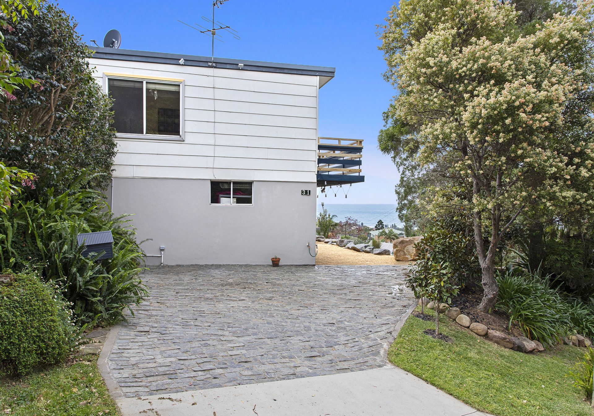31 Treetop Glen, Thirroul NSW