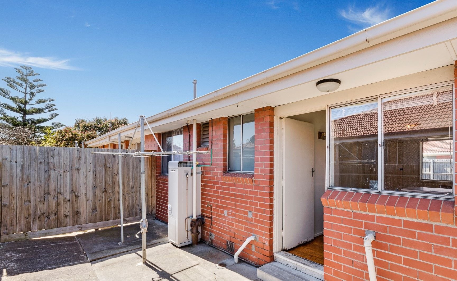 Affordable 2 Bedroom Unit with Courtyard