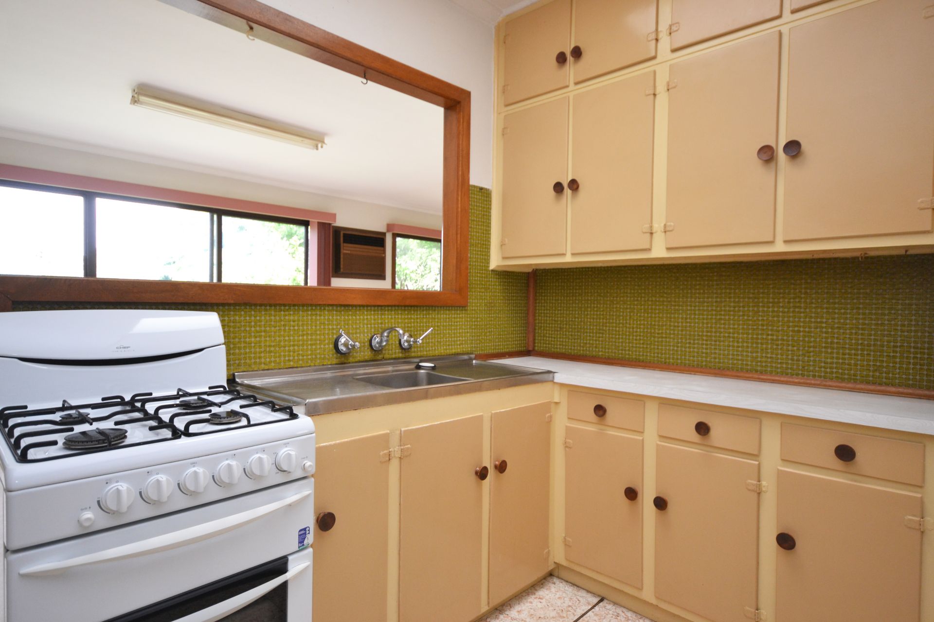 THREE BEDROOM IN GREAT LOCATION