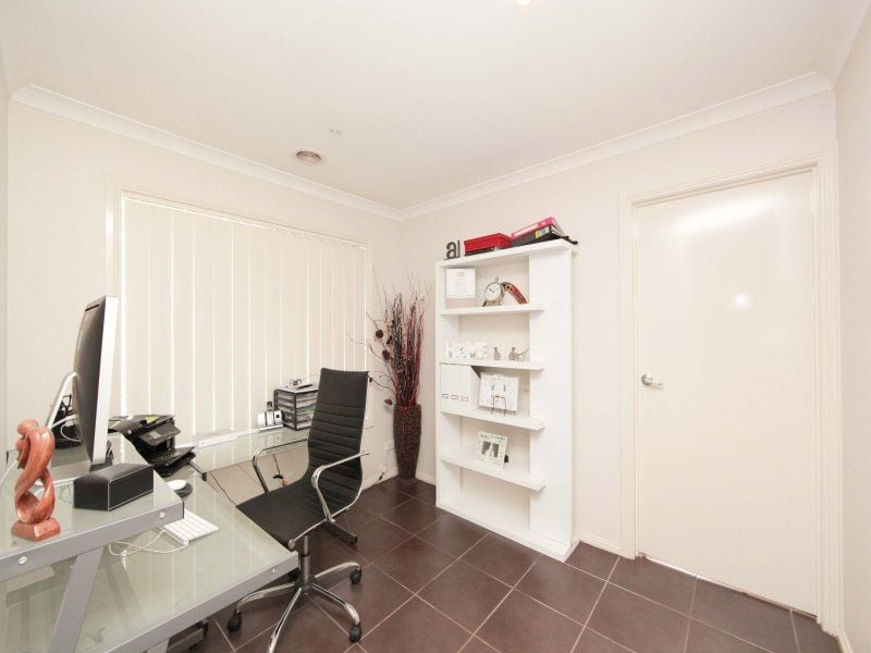 18 Fitzgerald Drive SOUTH MORANG, South Morang - Thumbnail 5