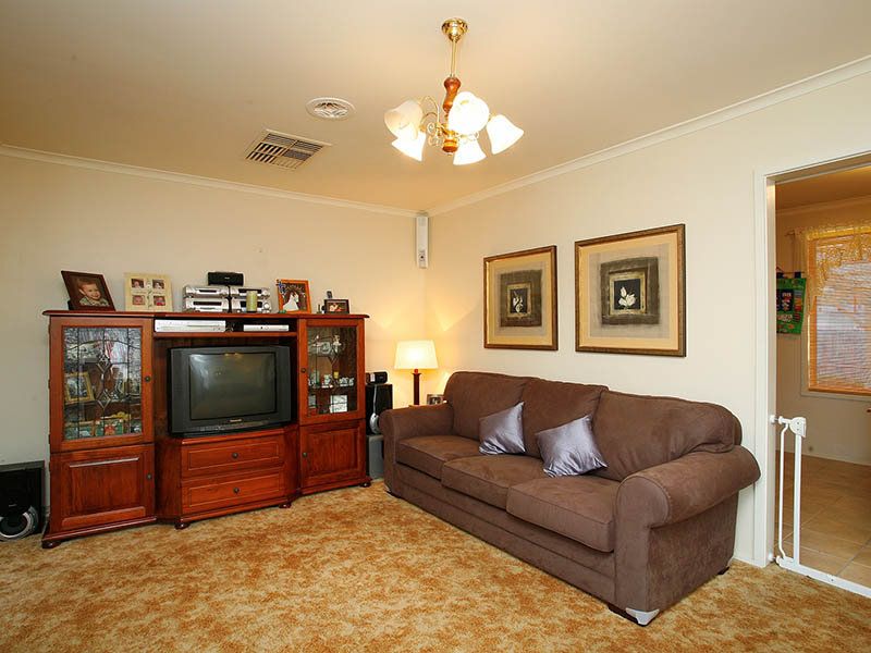45 Tasman Avenue, Deer Park - Thumbnail 3