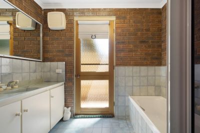 Great Location, and room for the boat