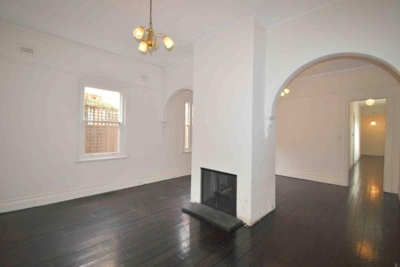 16 Rockbrook Road, St Kilda East - Thumbnail 4
