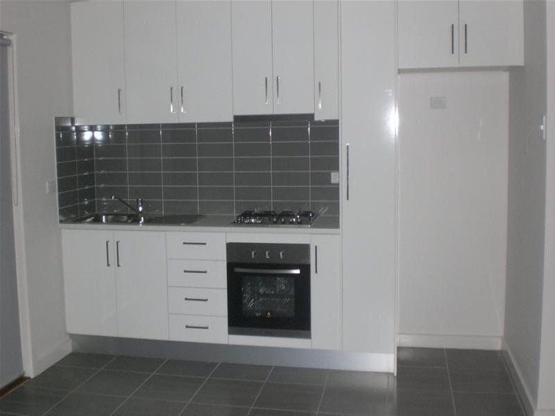 COSY 1 BEDROOM UNIT!