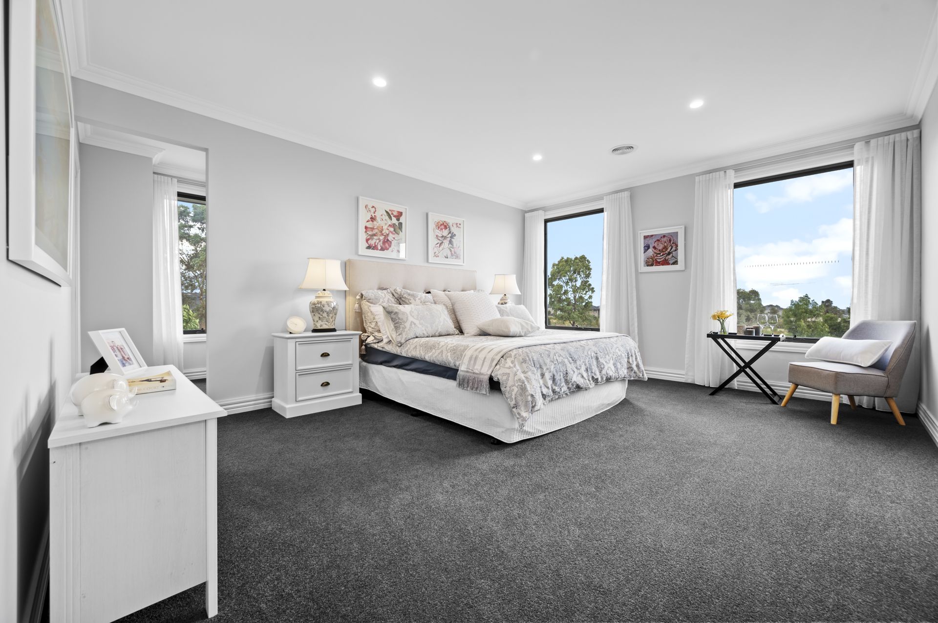 FULLY FURNISHED EX DISPLAY FAMILY HOME