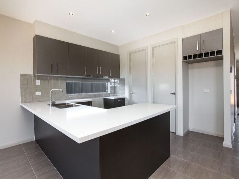 17 Boathouse Drive, Caroline Springs - Thumbnail 3