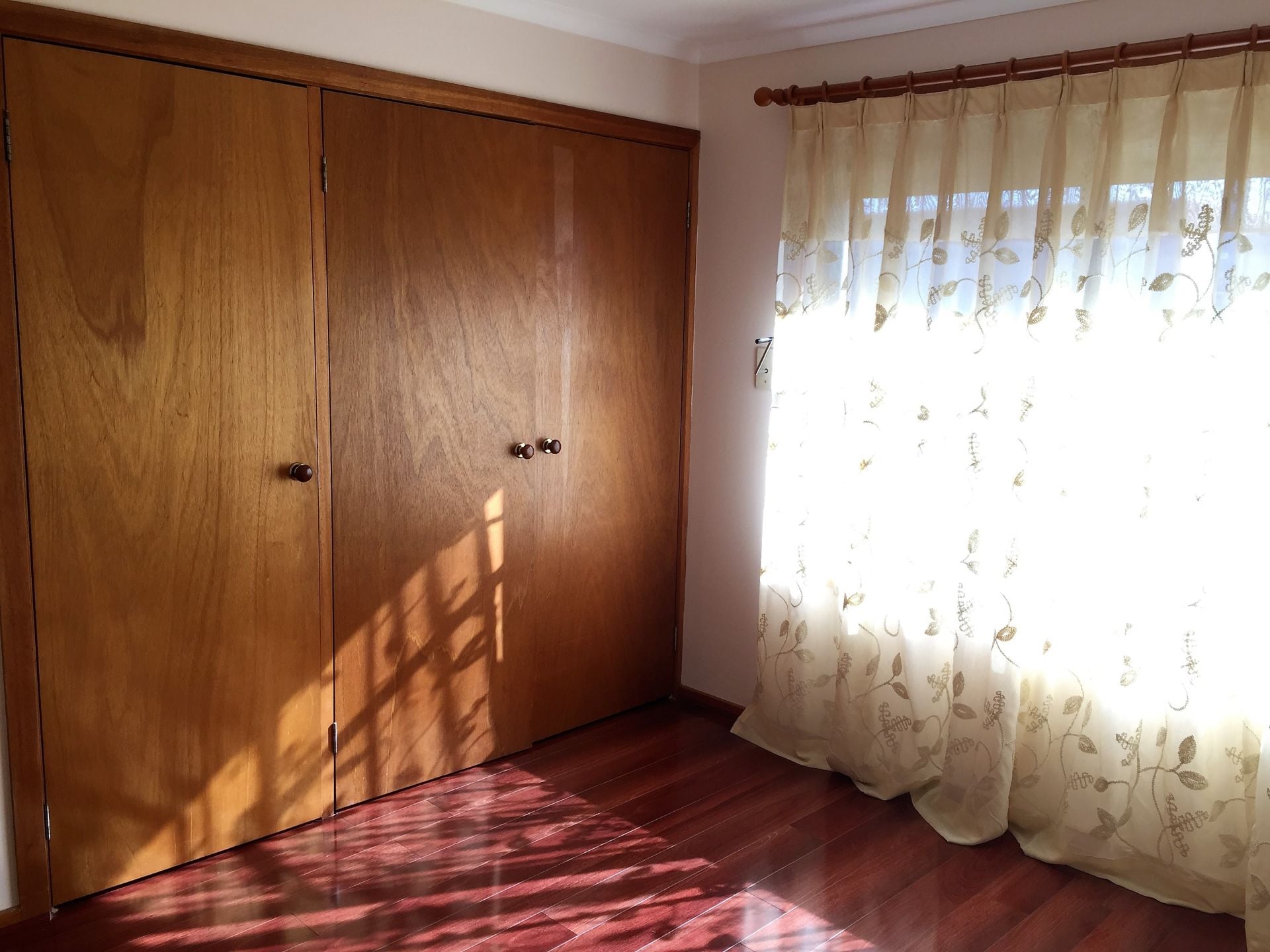 Over Sized Villa - Walk to Transport