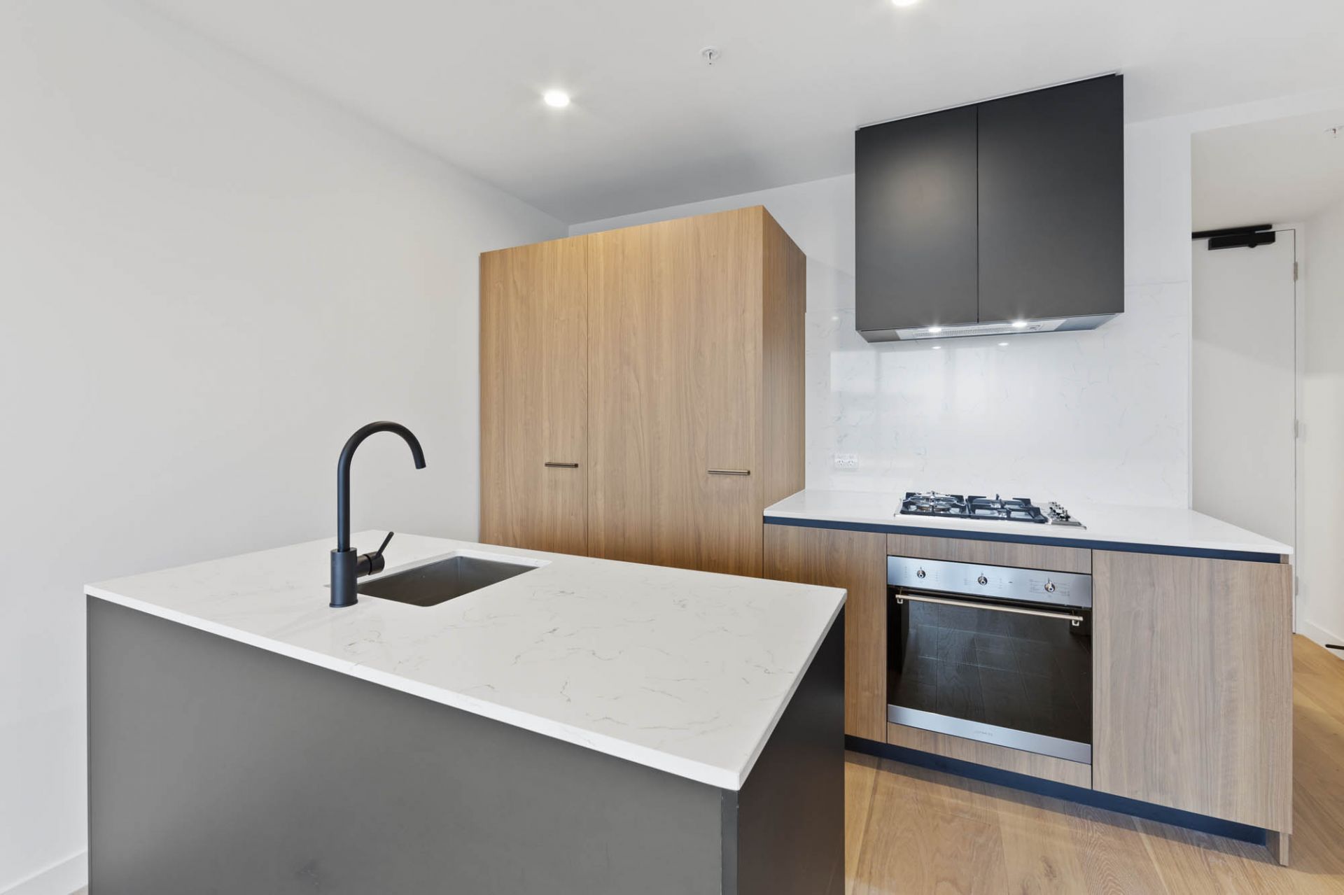 1703/39 Park Street, South Melbourne - Thumbnail 3