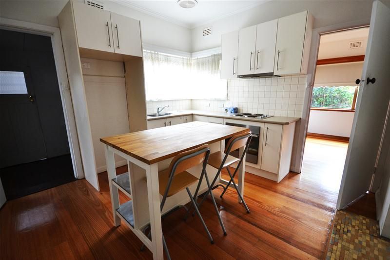 RENOVATED 2 BEDROOM IN A GREAT LOCATION!