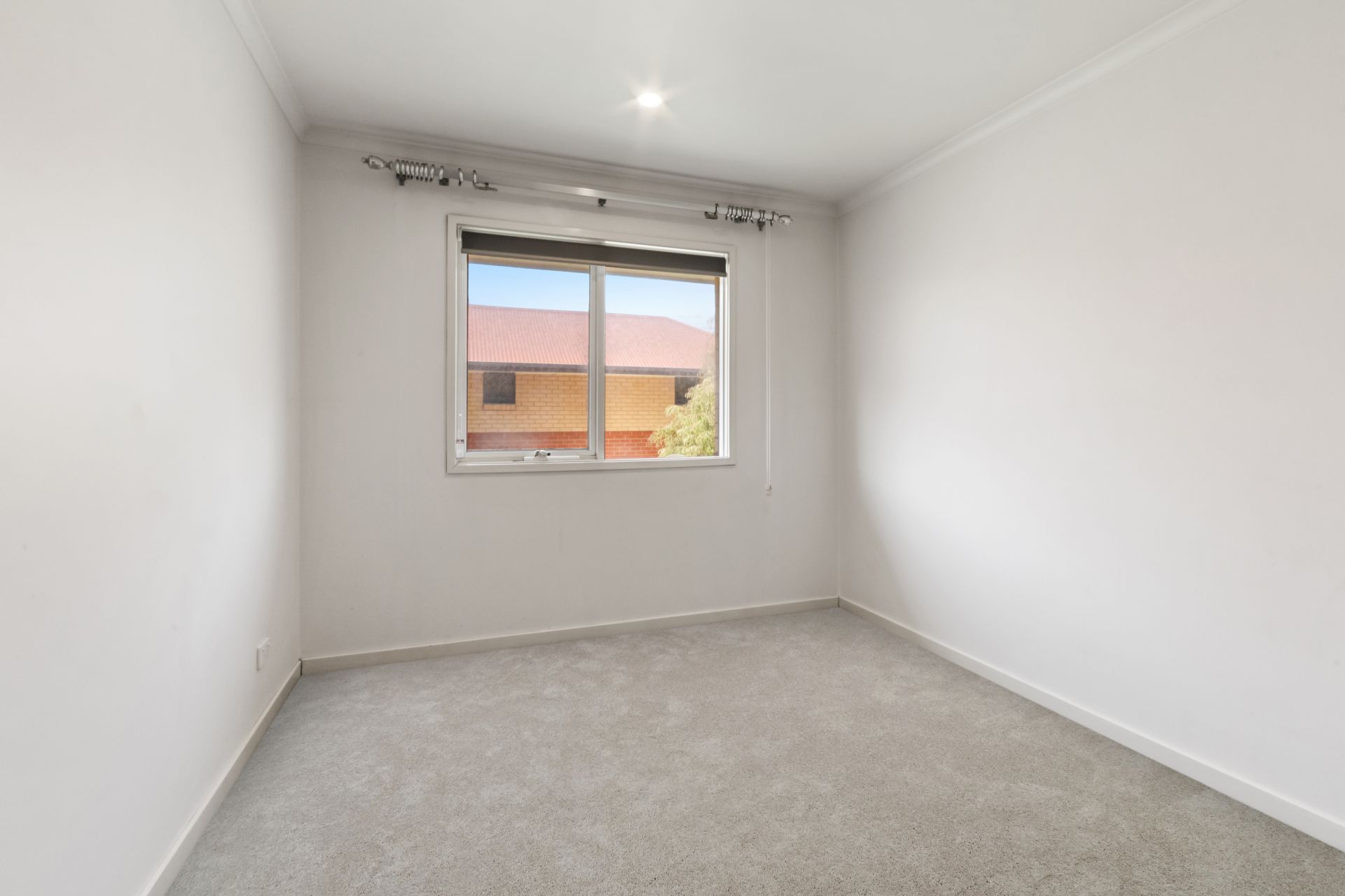 Amazing Thornbury Location!