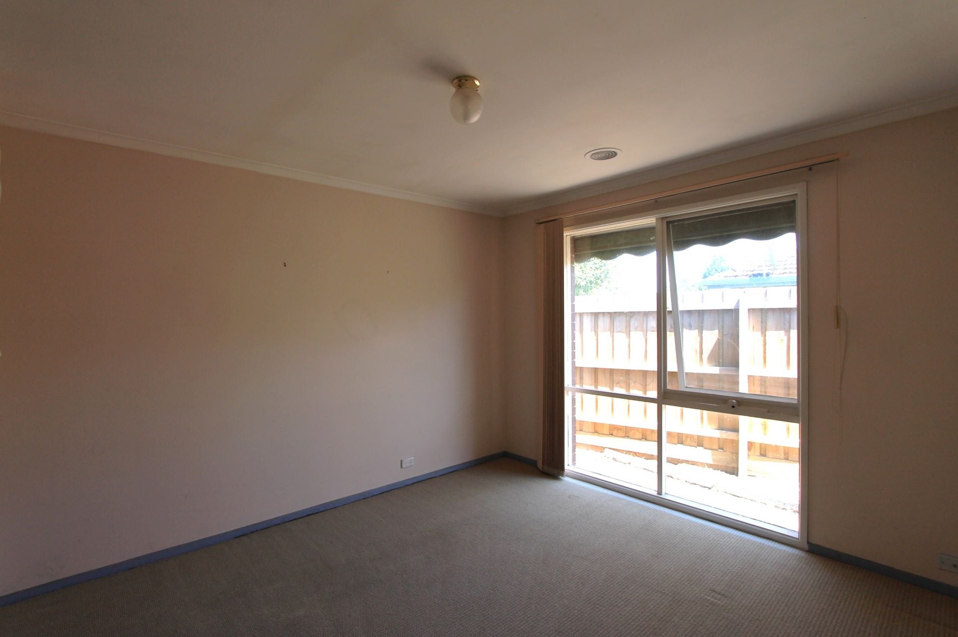 A REAL PLEASURE YOU'LL TREASURE !!!  ***GARDENER INCLUDED***
***PRICE NEGOTIABLE***