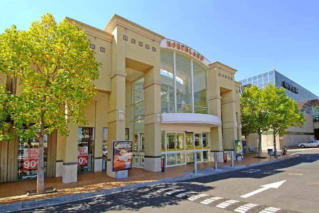 Stylish One Bedroom Unit with Courtyard!