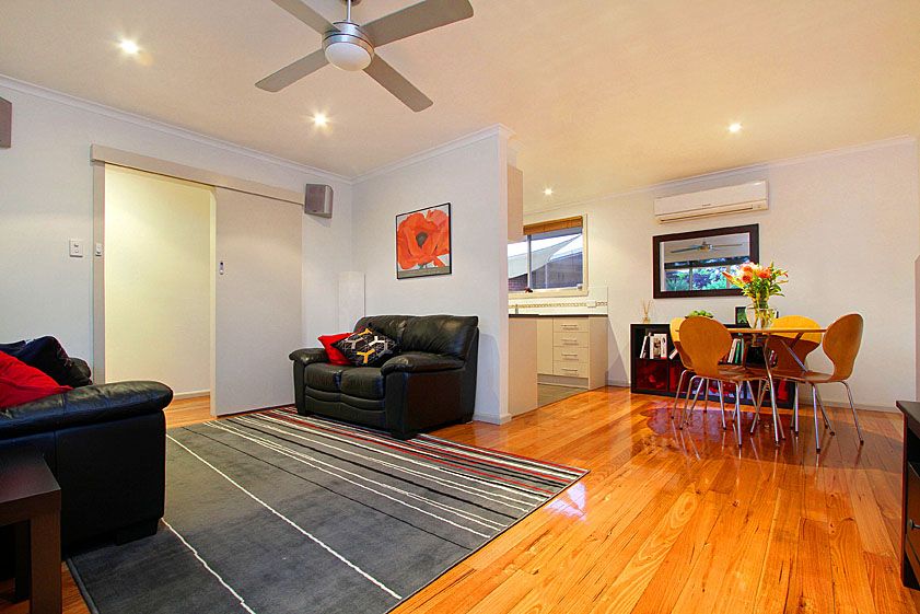 STYLISHLY RENOVATED HOME, CLOSE TO ALL AMENITIES   *Insp Sat 25th Nov @ 10:45am*