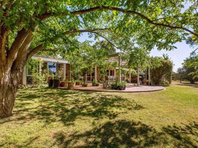 Perfect Northern 10 acre Aspect with a Spacious 4 family Bedroom Home Providing the Ideal family Layout