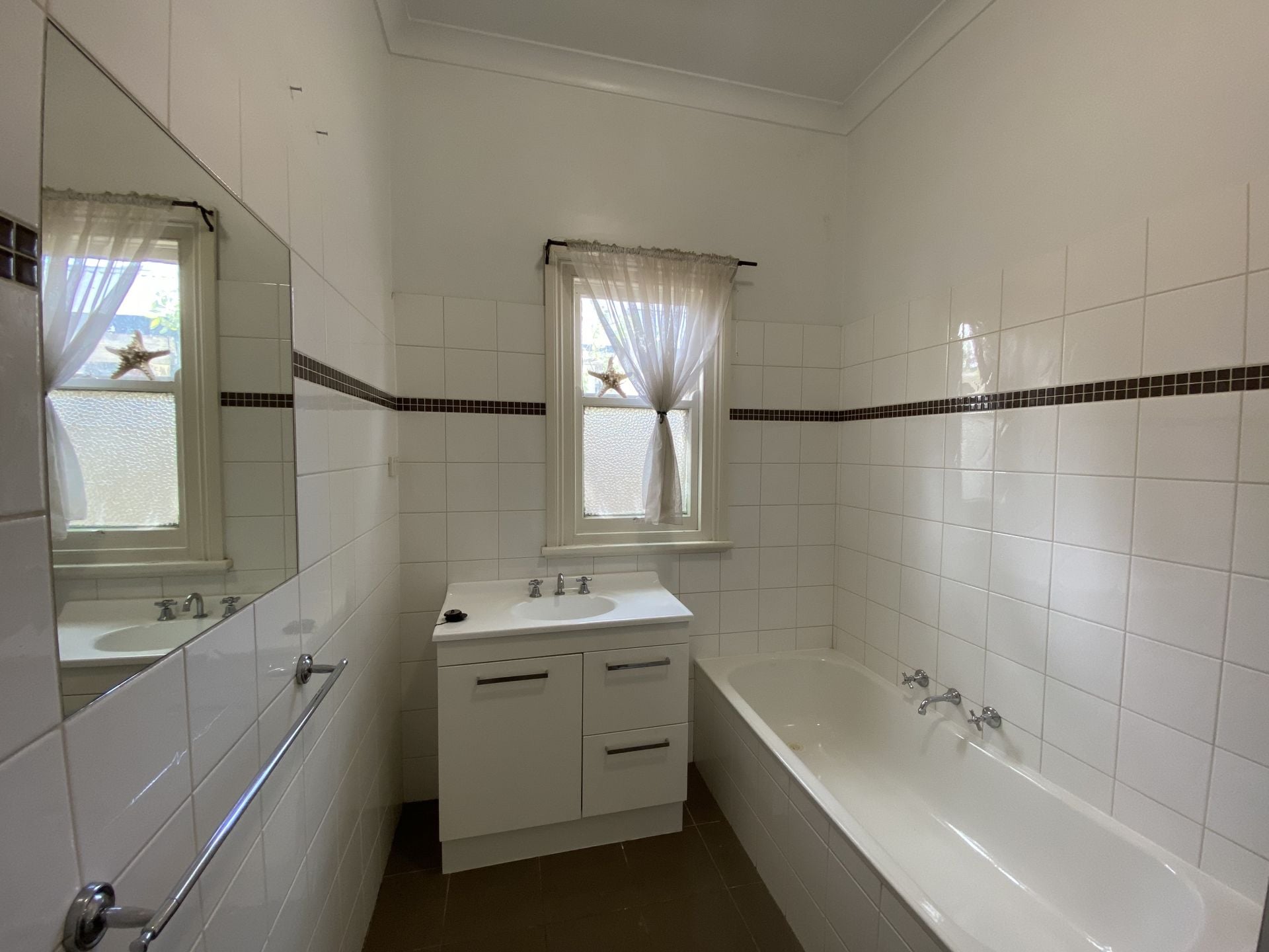 Large Family Home in Quiet Location & Close to Trams!