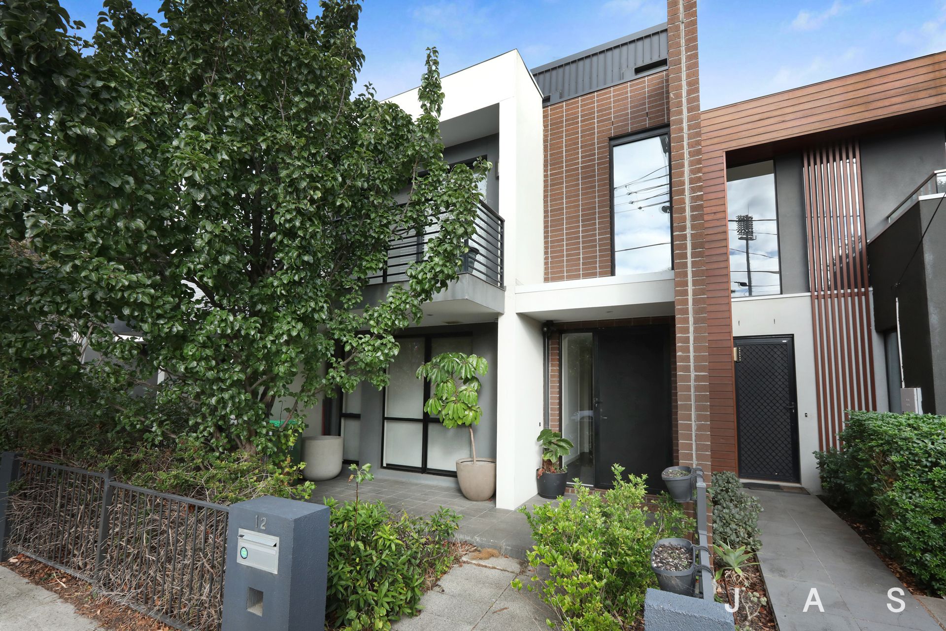 12 Hocking Street Footscray VIC, Footscray - Thumbnail 2