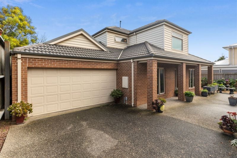 2/18 Bell Street, Ocean Grove VIC 3226