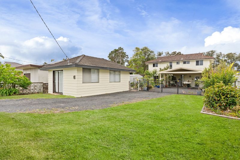 Real Estate For Sale 37 Lakedge Avenue Berkeley Vale , NSW