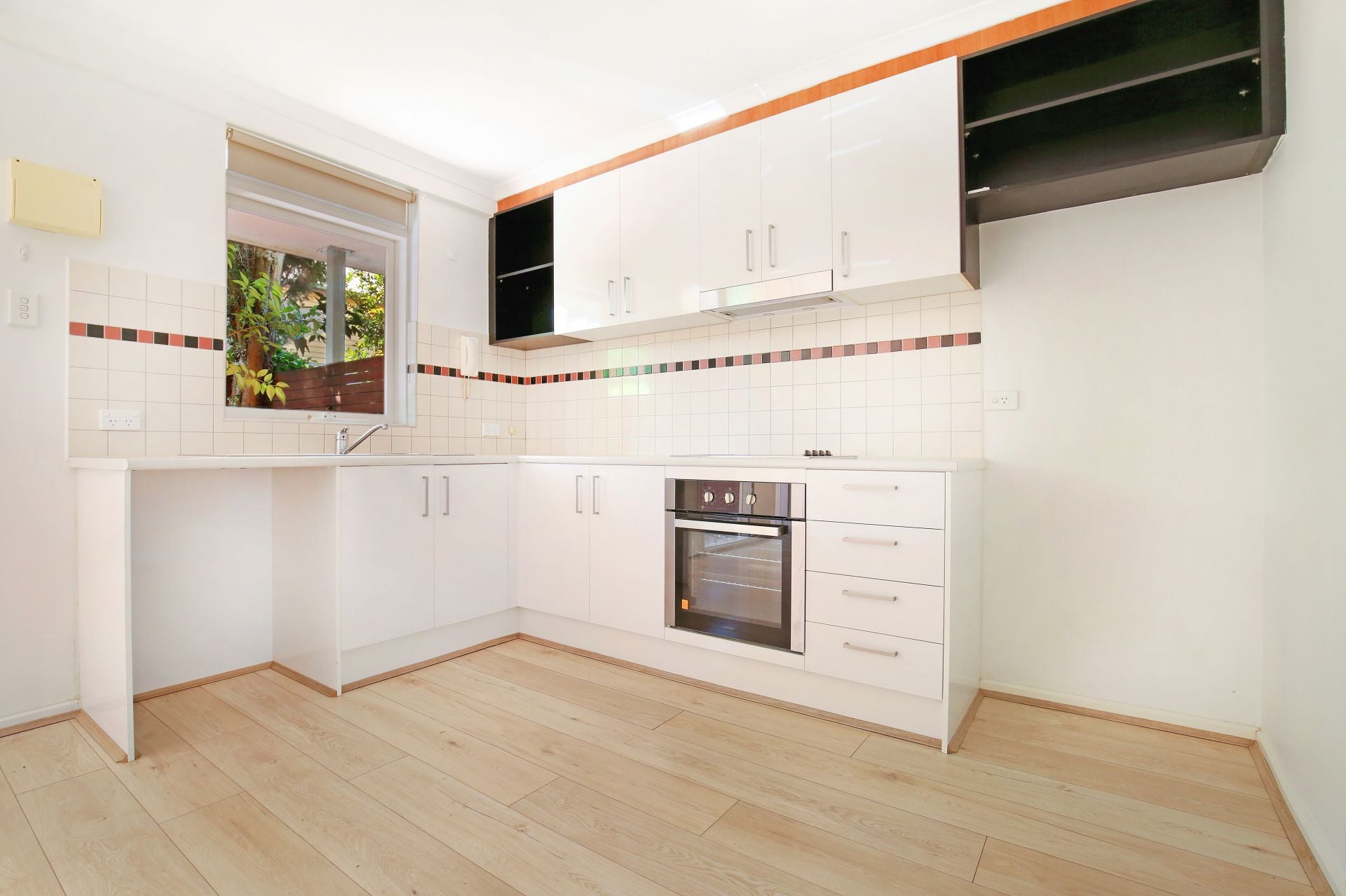 Stylish Thornbury Apartment In Prime Location!