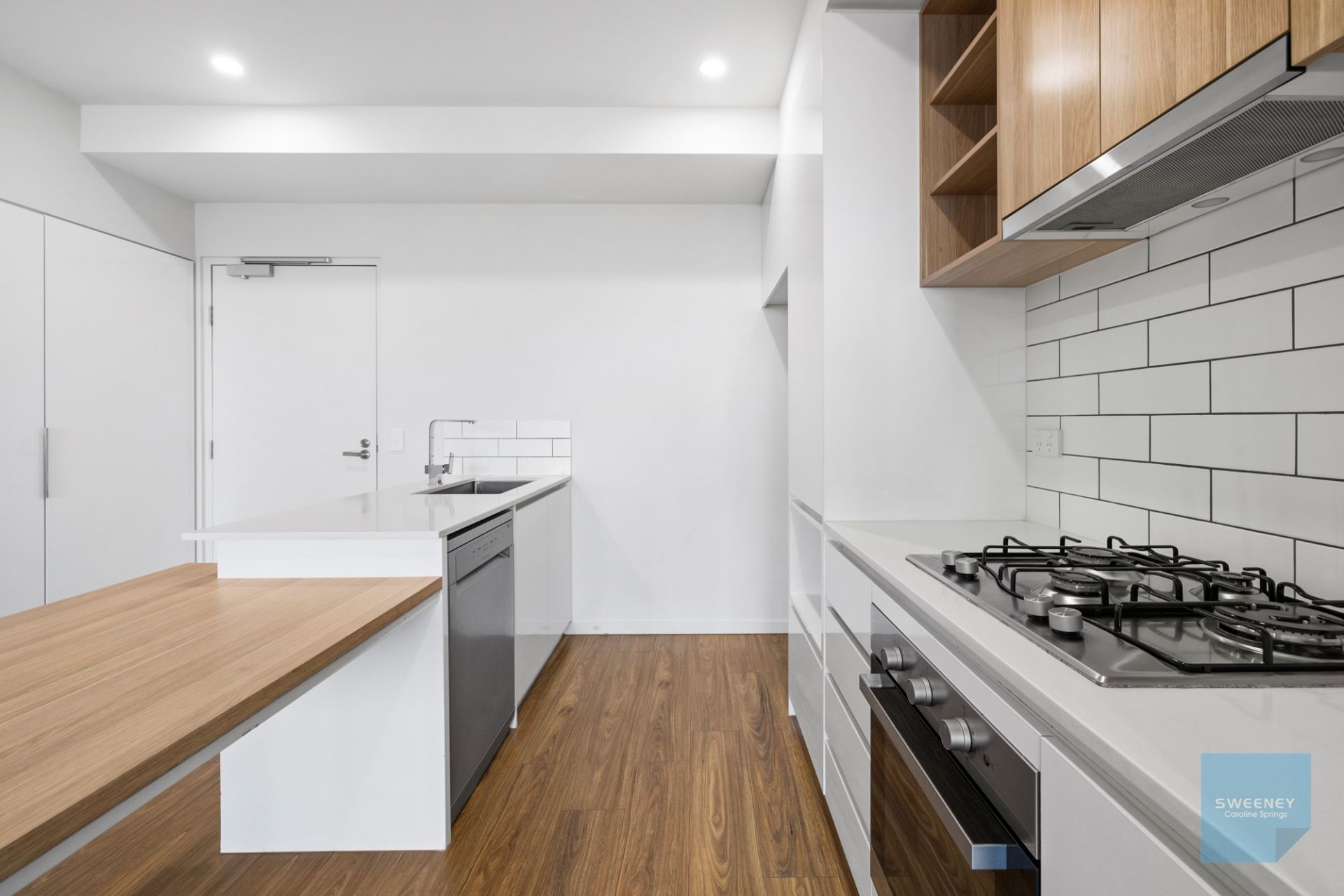 215/9 Commercial Road, Caroline Springs - Thumbnail 3