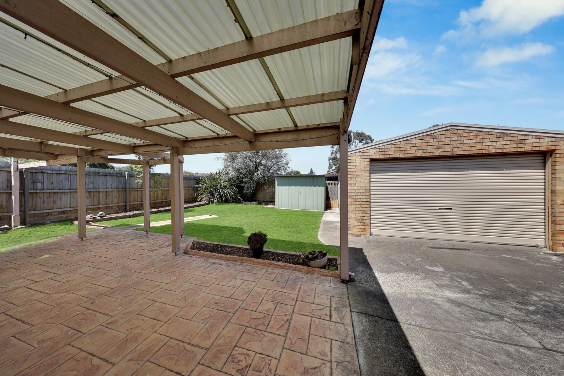 SPACIOUS FAMILY HOME WITH AMPLE PARKING AND MODERN UPDATES