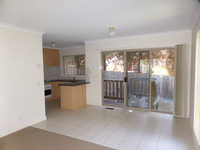 ** ONE WEEKS FREE RENT, TREAT YOURSELF BEFORE CHRISTMAS**