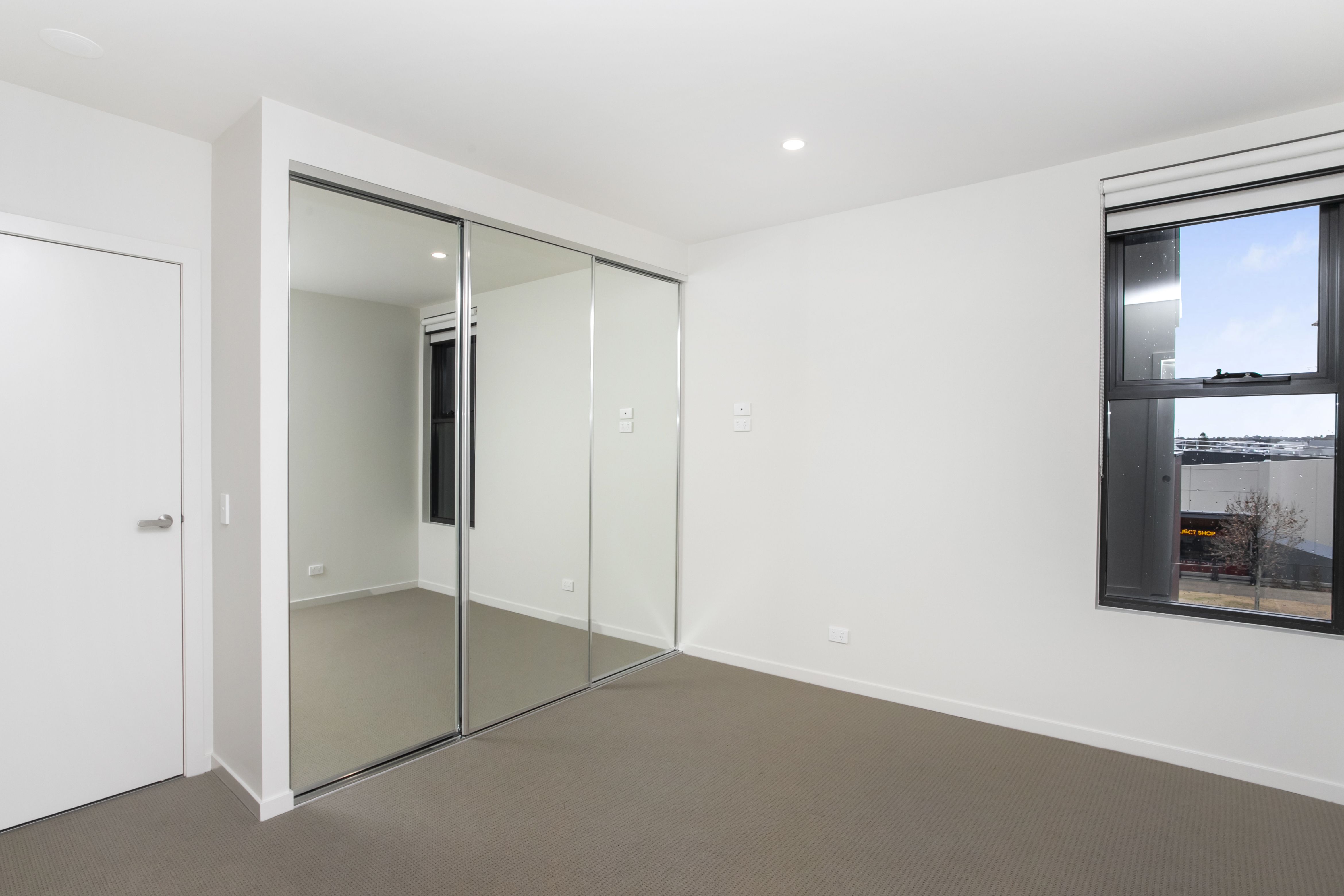 207/11 Commercial Road Caroline Springs VIC, Caroline Springs - Thumbnail 6