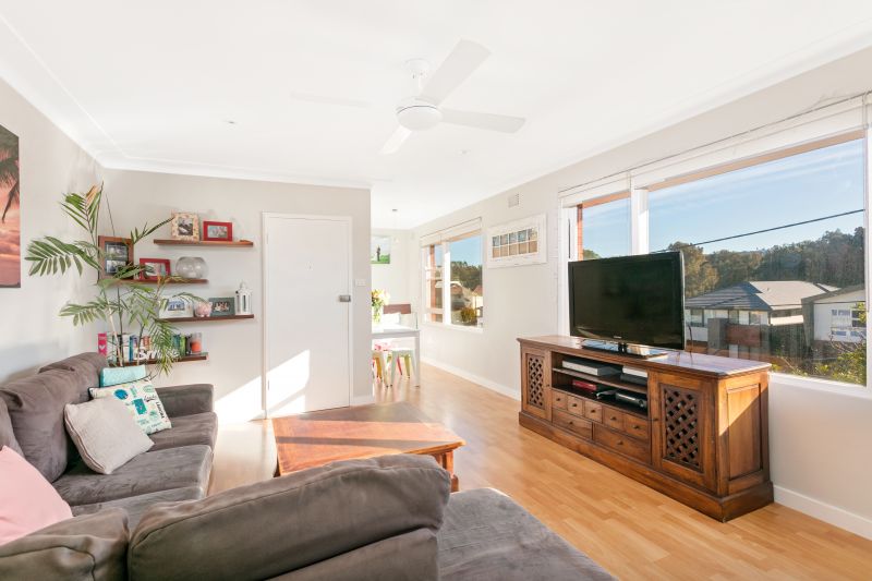 Large Top Floor with Sundrenched Disposition